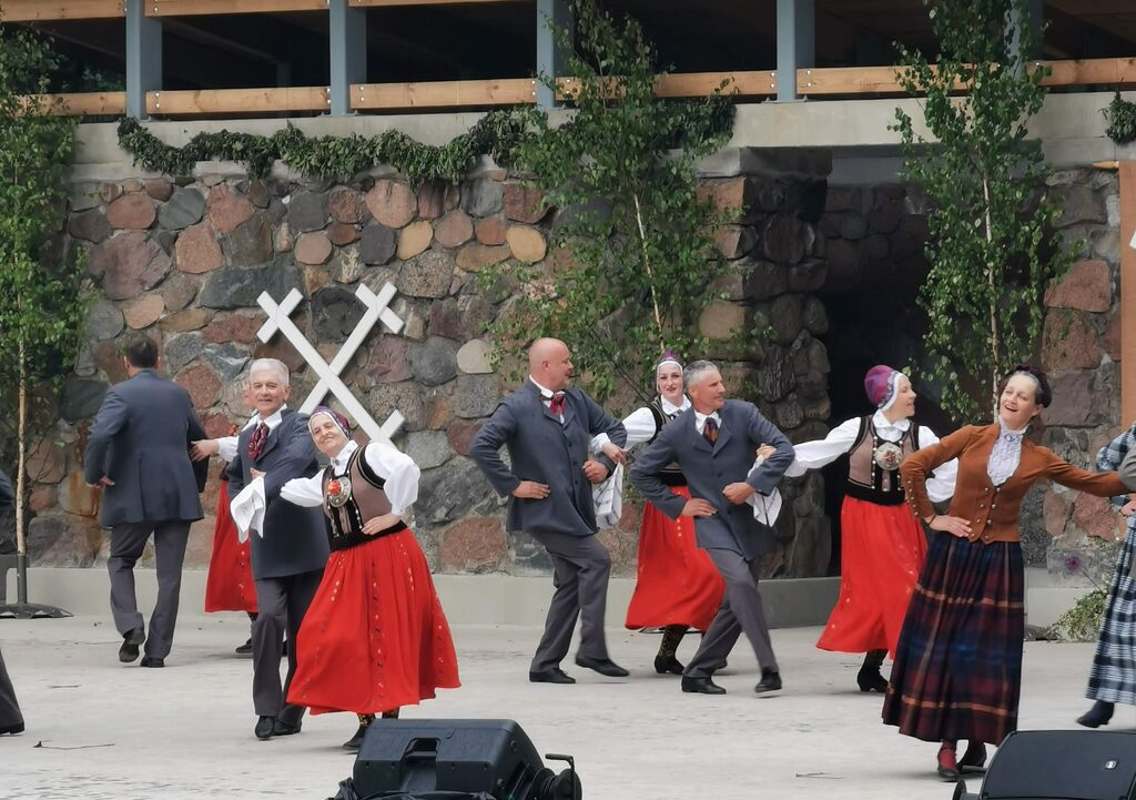 lebediks-alsunga-2024-05-25-175302-dejotaji-01.jpg